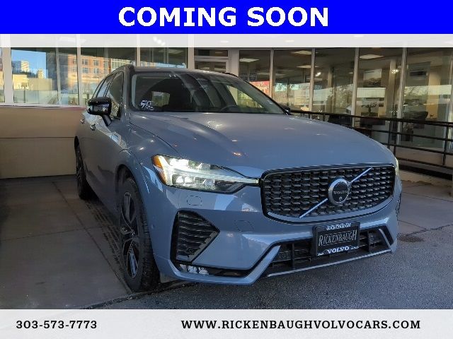 2024 Volvo XC60 Plus Dark Theme