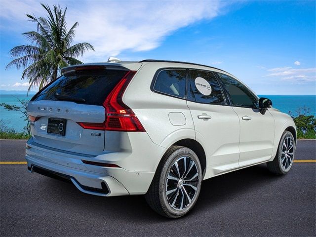 2024 Volvo XC60 Plus Dark Theme