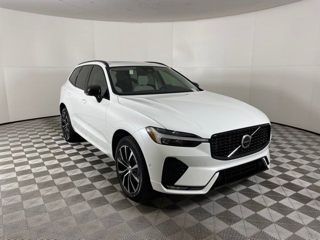 2024 Volvo XC60 Plus Dark Theme