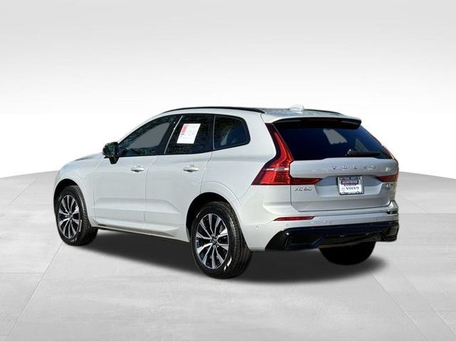 2024 Volvo XC60 Plus Dark Theme