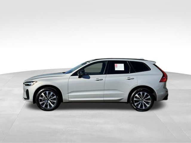 2024 Volvo XC60 Plus Dark Theme