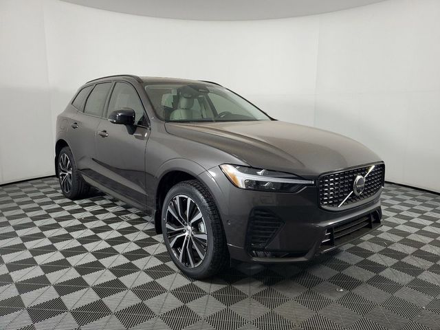 2024 Volvo XC60 Plus Dark Theme