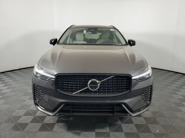 2024 Volvo XC60 Plus Dark Theme