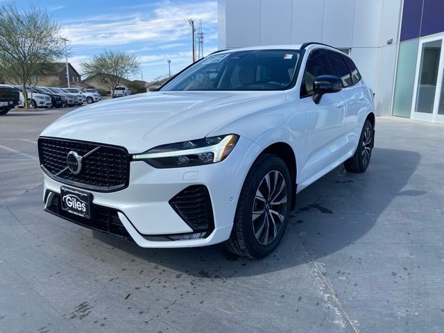 2024 Volvo XC60 Plus Dark Theme