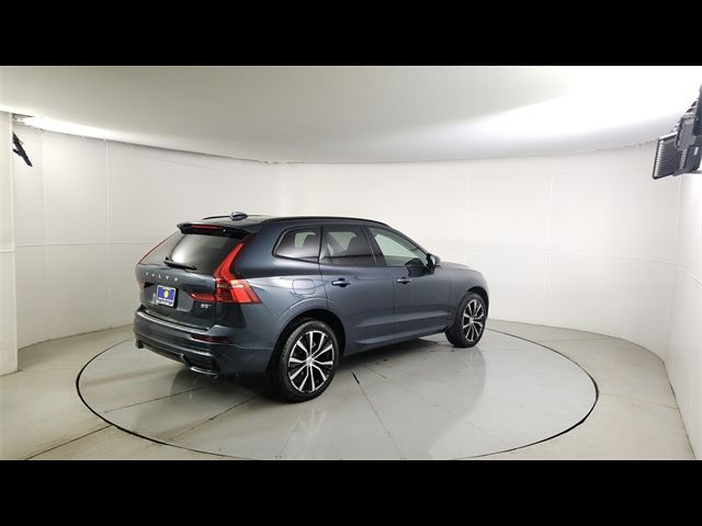 2024 Volvo XC60 Plus Dark Theme