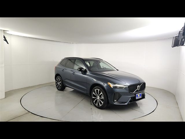 2024 Volvo XC60 Plus Dark Theme