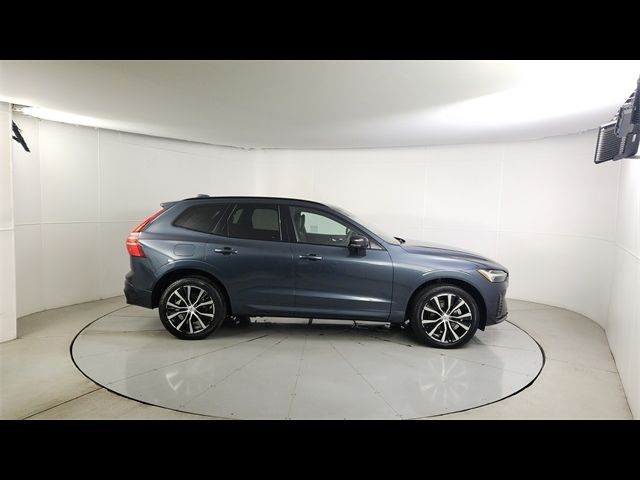 2024 Volvo XC60 Plus Dark Theme