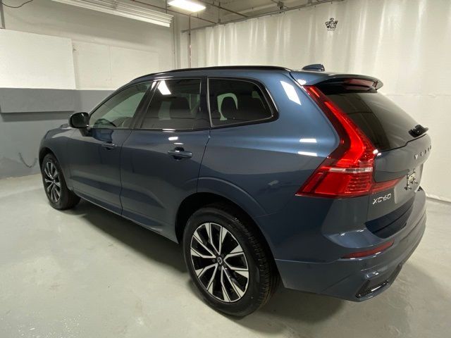 2024 Volvo XC60 Plus Dark Theme