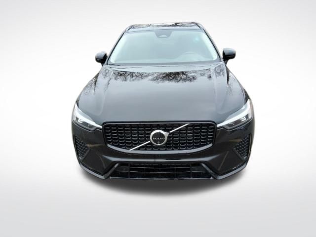 2024 Volvo XC60 Plus Dark Theme