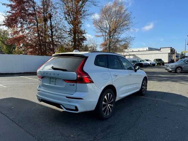 2024 Volvo XC60 Plus Dark Theme