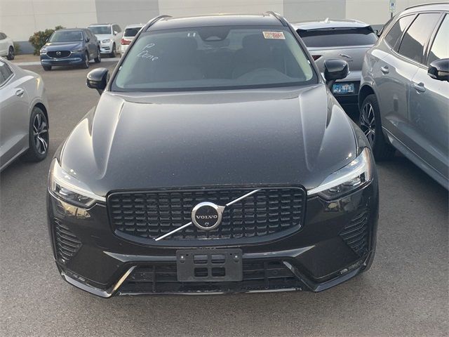 2024 Volvo XC60 Plus Dark Theme