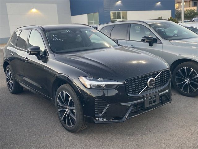 2024 Volvo XC60 Plus Dark Theme