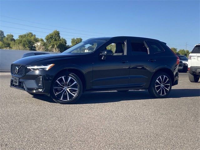 2024 Volvo XC60 Plus Dark Theme