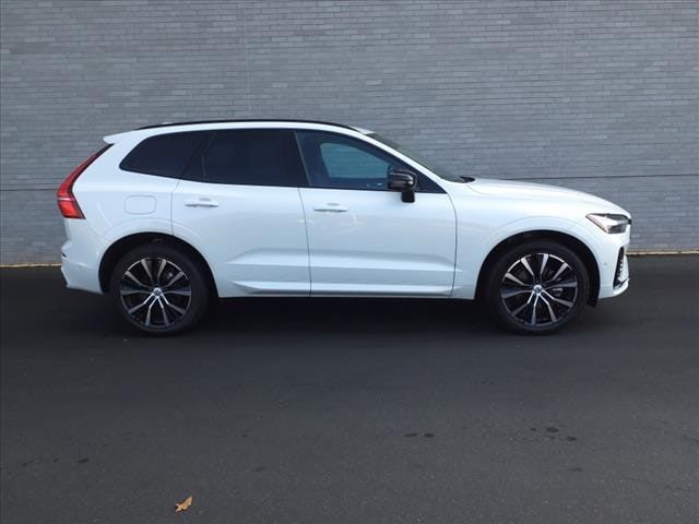 2024 Volvo XC60 Plus Dark Theme