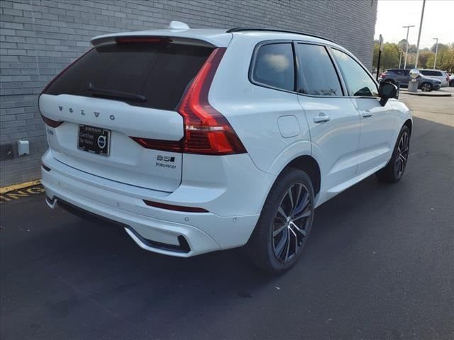 2024 Volvo XC60 Plus Dark Theme