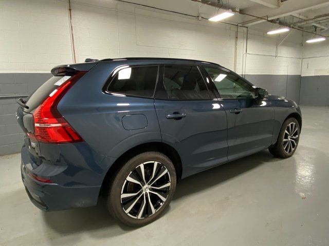 2024 Volvo XC60 Plus Dark Theme