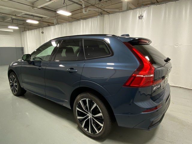 2024 Volvo XC60 Plus Dark Theme