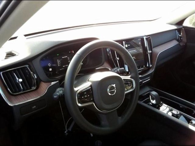 2024 Volvo XC60 Plus Dark Theme