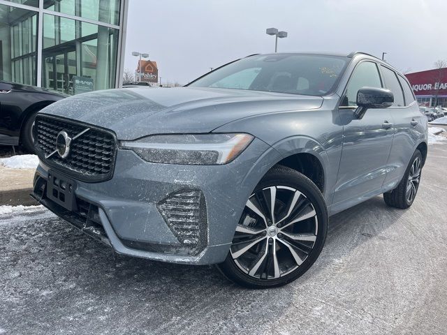 2024 Volvo XC60 Plus Dark Theme