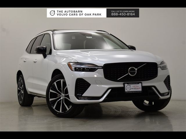 2024 Volvo XC60 Plus Dark Theme