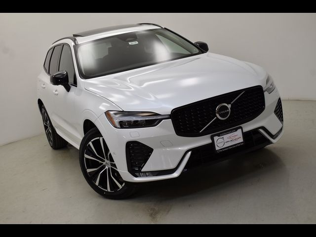 2024 Volvo XC60 Plus Dark Theme