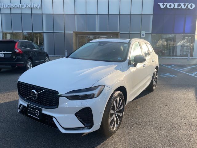 2024 Volvo XC60 Plus Dark Theme