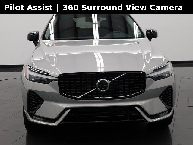 2024 Volvo XC60 Plus Dark Theme