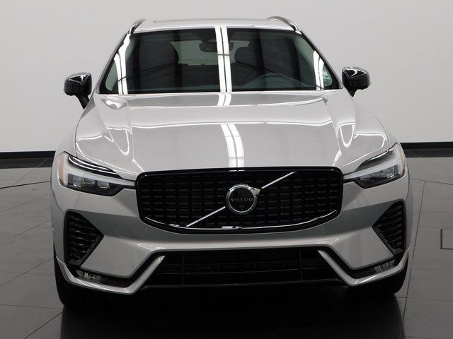 2024 Volvo XC60 Plus Dark Theme