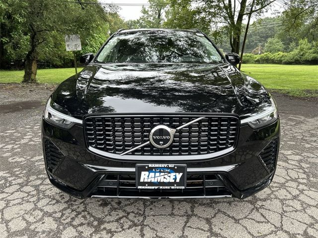 2024 Volvo XC60 Plus Dark Theme