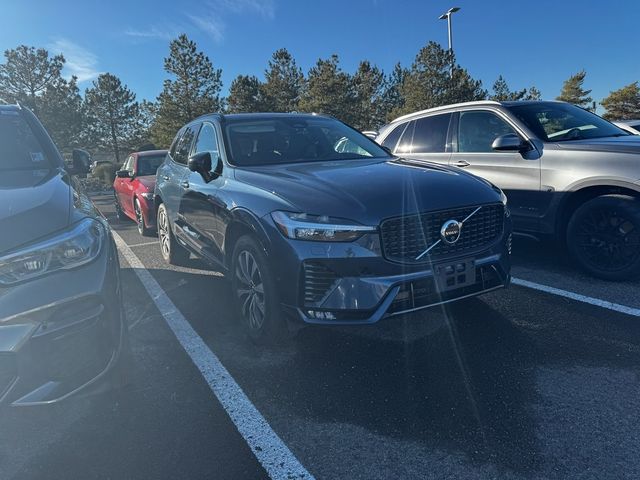 2024 Volvo XC60 Plus Dark Theme