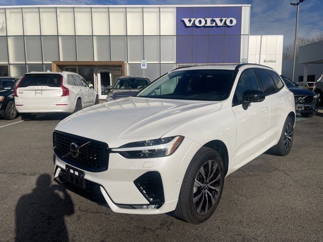 2024 Volvo XC60 Plus Dark Theme