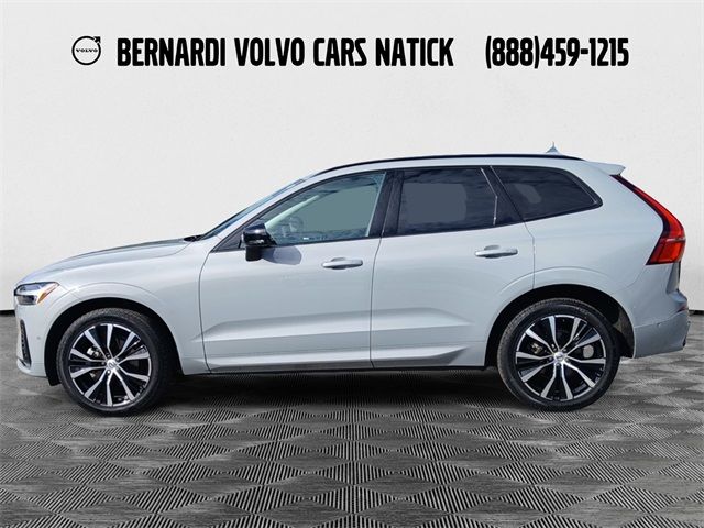 2024 Volvo XC60 Plus Dark Theme