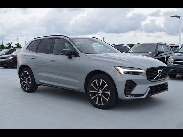 2024 Volvo XC60 Plus Dark Theme