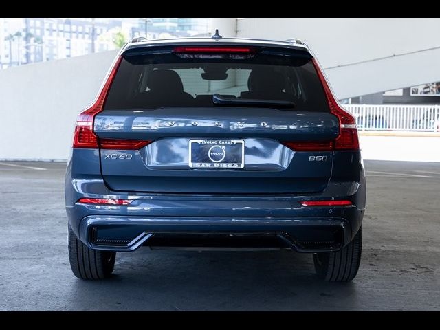 2024 Volvo XC60 Plus Dark Theme