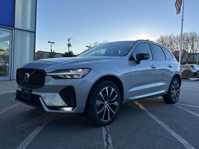 2024 Volvo XC60 Plus Dark Theme