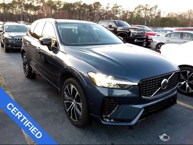 2024 Volvo XC60 Plus Dark Theme