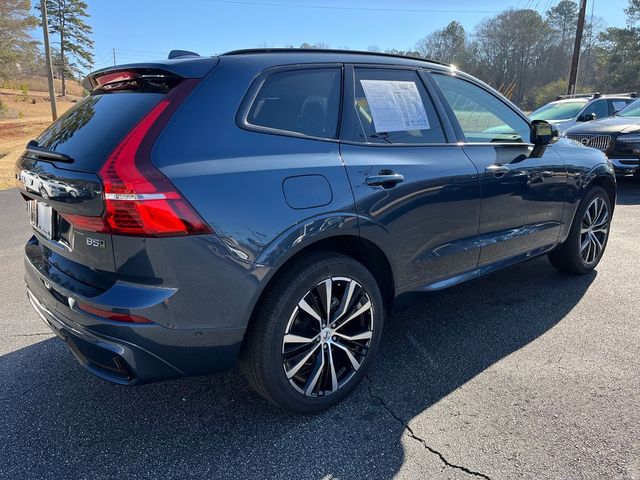 2024 Volvo XC60 Plus Dark Theme