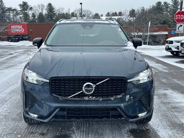 2024 Volvo XC60 Plus Dark Theme