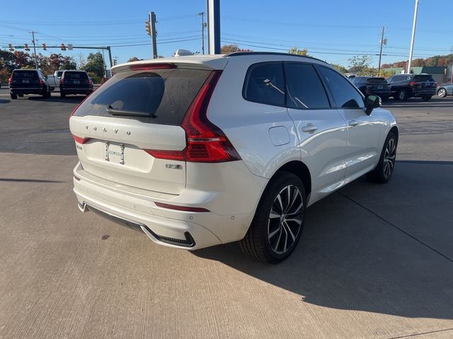 2024 Volvo XC60 Plus Dark Theme