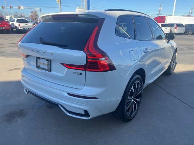 2024 Volvo XC60 Plus Dark Theme