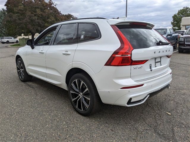 2024 Volvo XC60 Plus Dark Theme