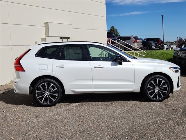 2024 Volvo XC60 Plus Dark Theme