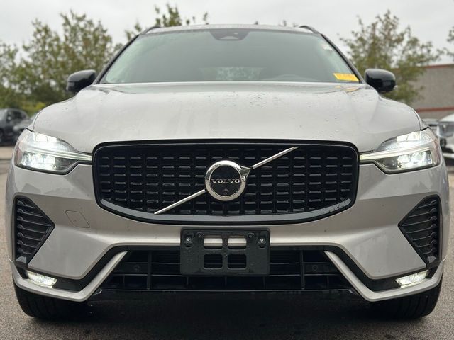 2024 Volvo XC60 Plus Dark Theme