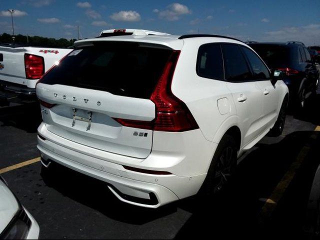 2024 Volvo XC60 Plus Dark Theme