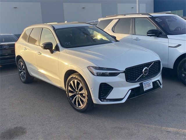 2024 Volvo XC60 Plus Dark Theme