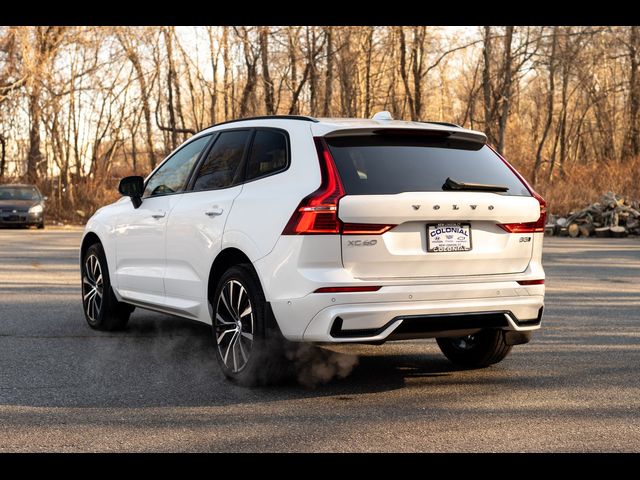 2024 Volvo XC60 Plus Dark Theme