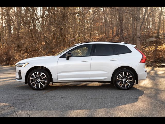 2024 Volvo XC60 Plus Dark Theme