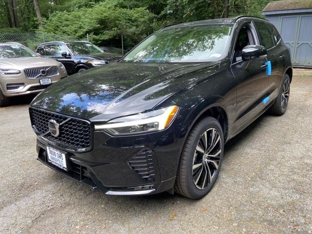 2024 Volvo XC60 Plus Dark Theme