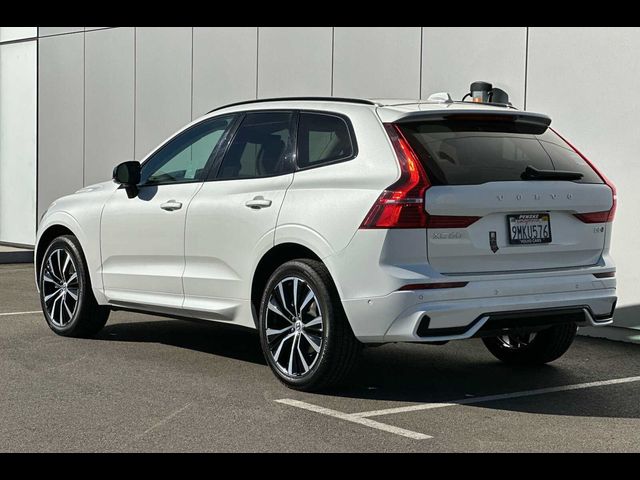 2024 Volvo XC60 Plus Dark Theme