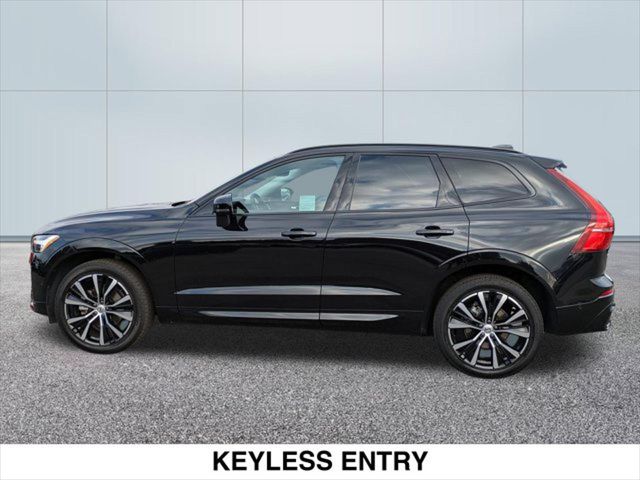 2024 Volvo XC60 Plus Dark Theme